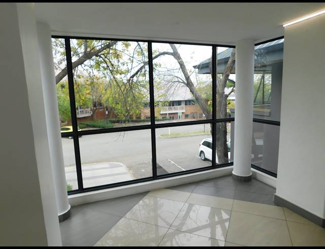 333M² OFFICE FOR SALE IN WOODMEAD
